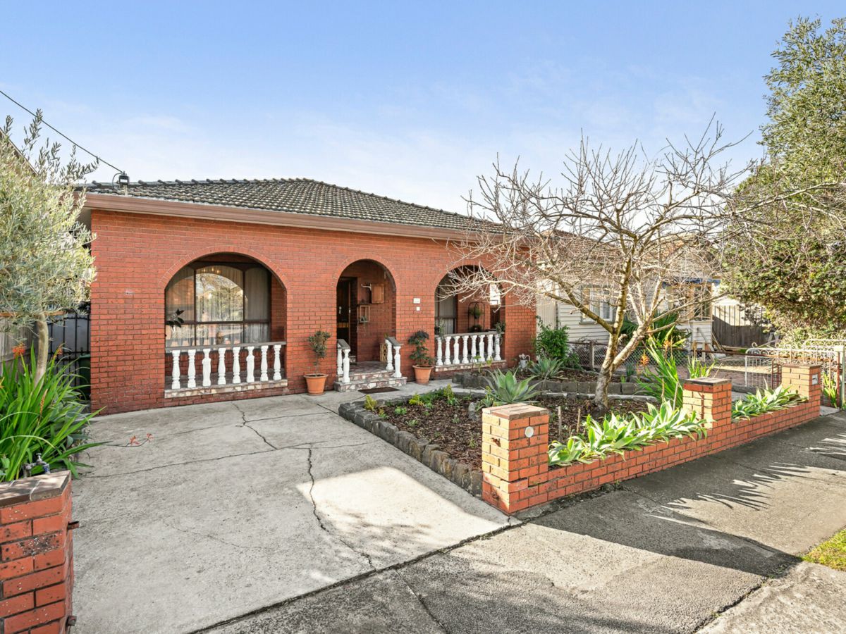 166 Gladstone Avenue, Northcote - image 1