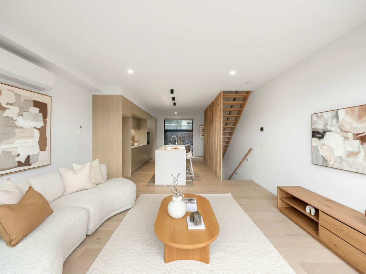 4/8 Winifred Street, Essendon - image 3