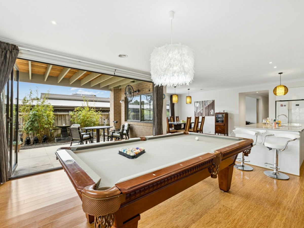 27 Queens Gardens, Bundoora - image 2