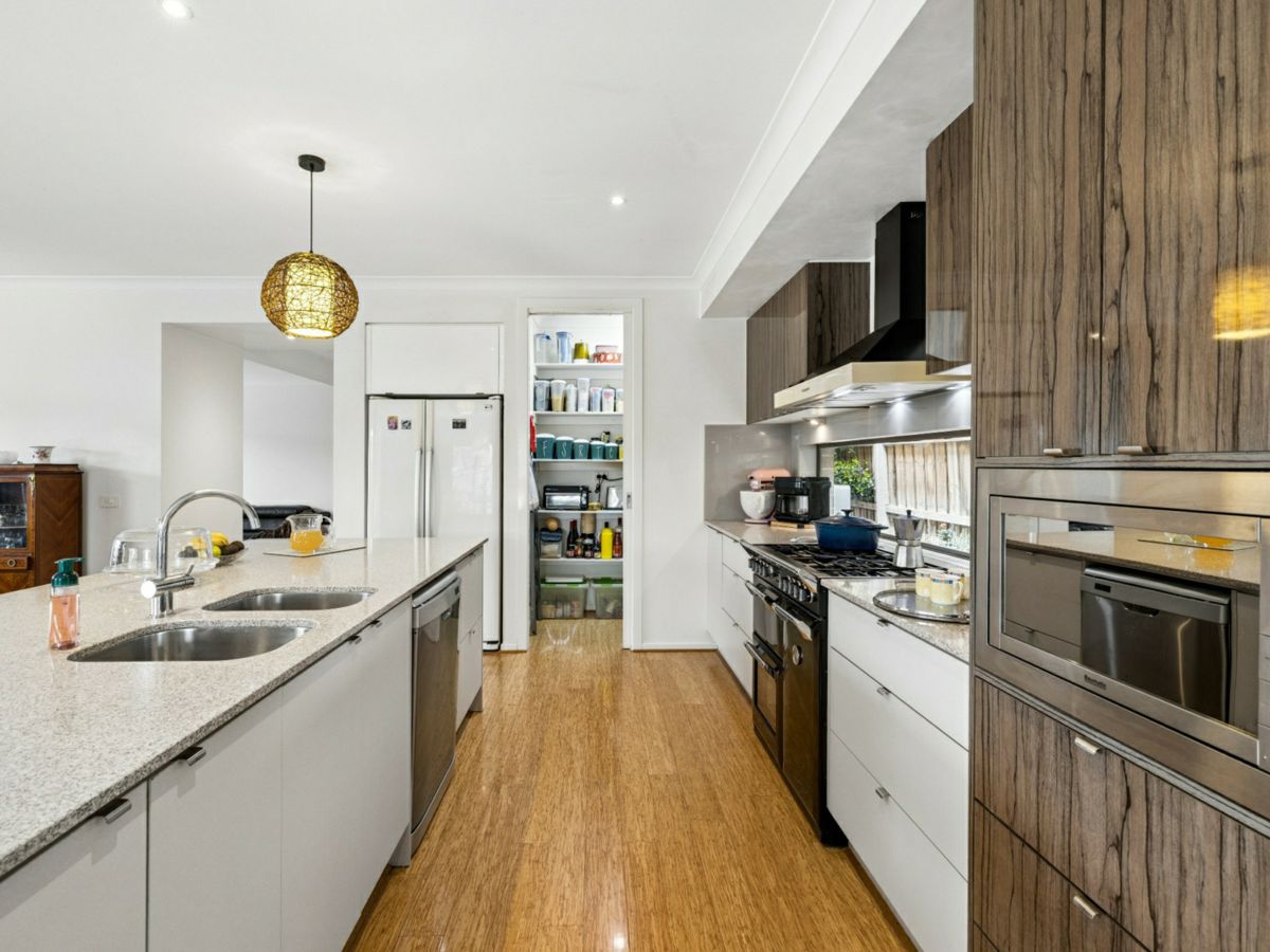 27 Queens Gardens, Bundoora - image 3