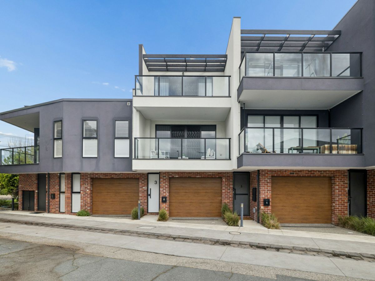 3 Kelso Lane, Footscray - image 1