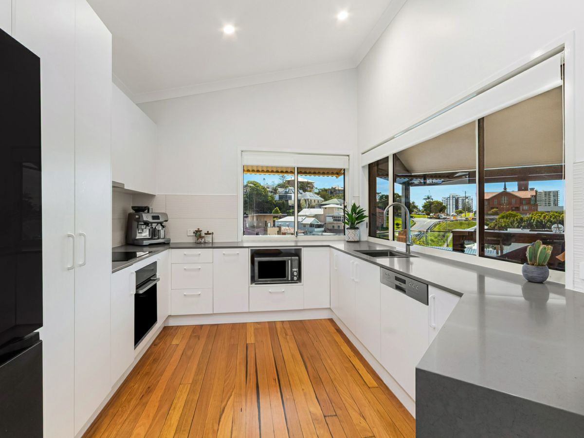 1/80 Mclean Street, Coolangatta - image 1