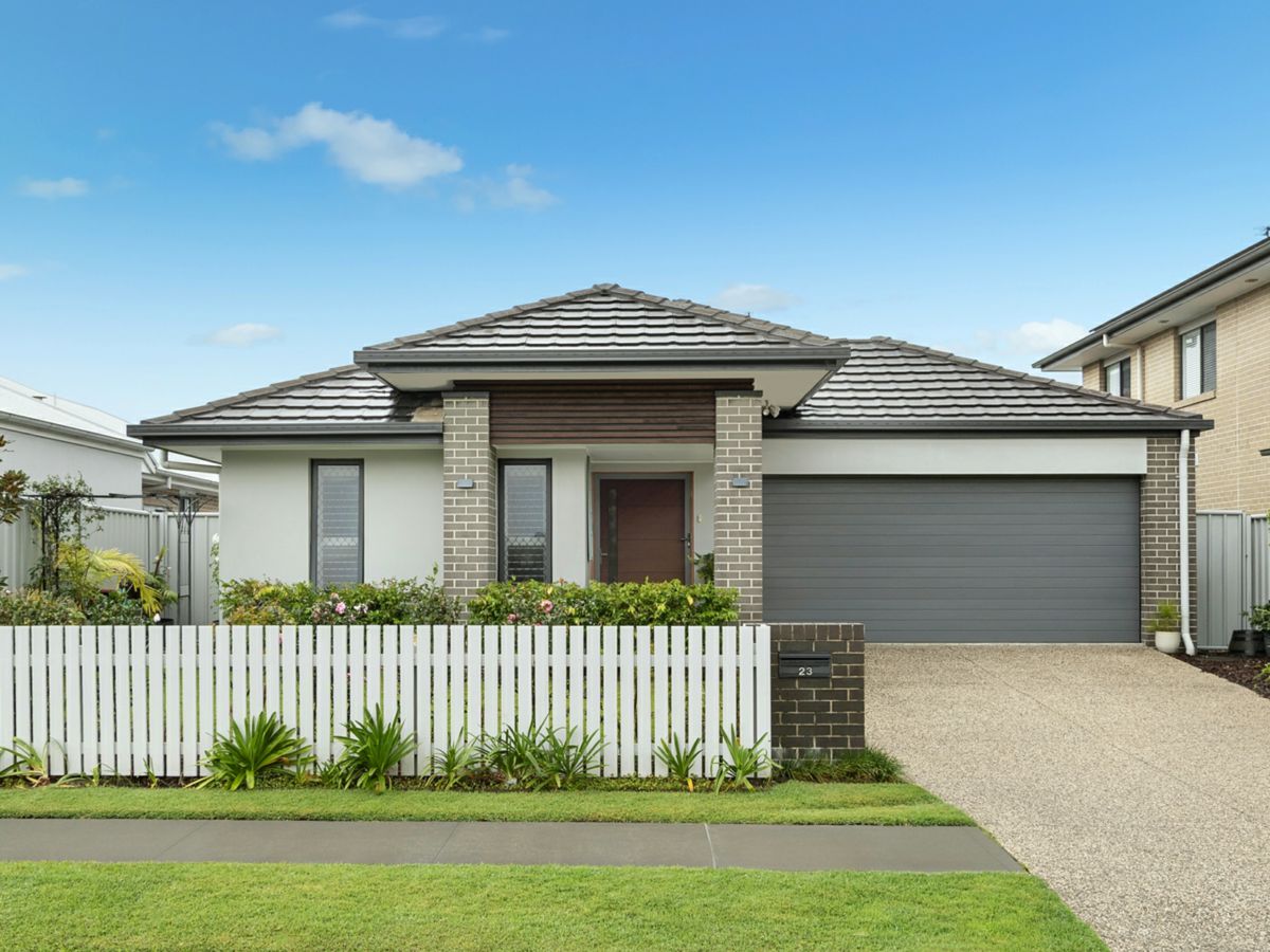 23 Lorikeet Drive, Tweed Heads South - image 1