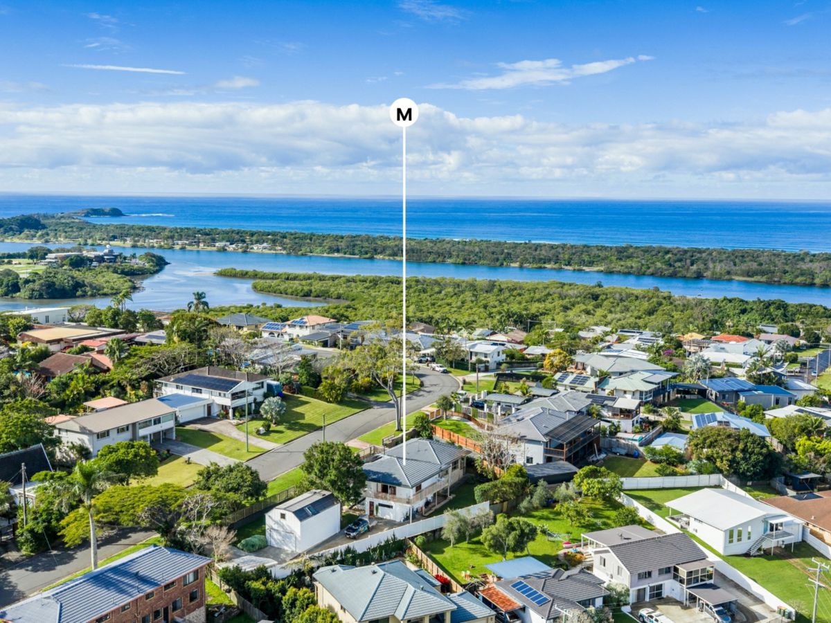 42 Walter Crescent, Banora Point - image 3