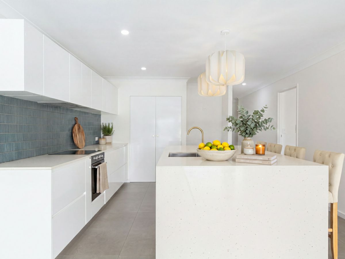 1/12 Lochlomond Drive, Banora Point - image 1