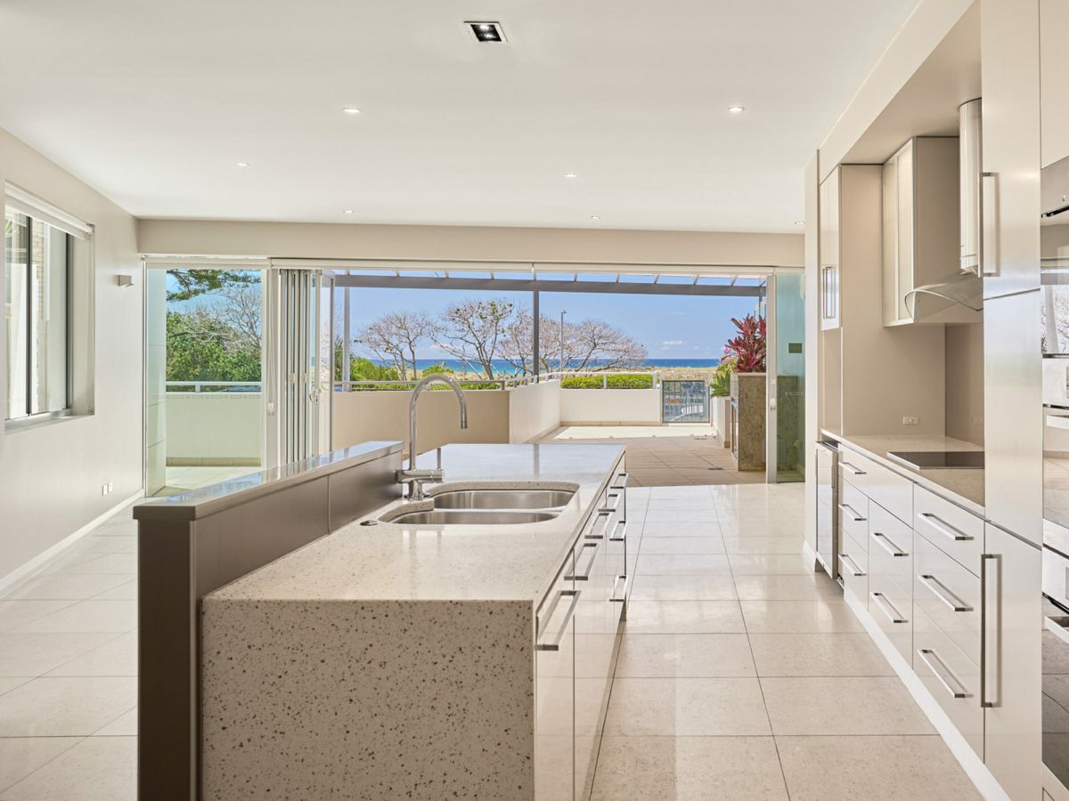 102/108 Pacific Parade, Bilinga - image 1