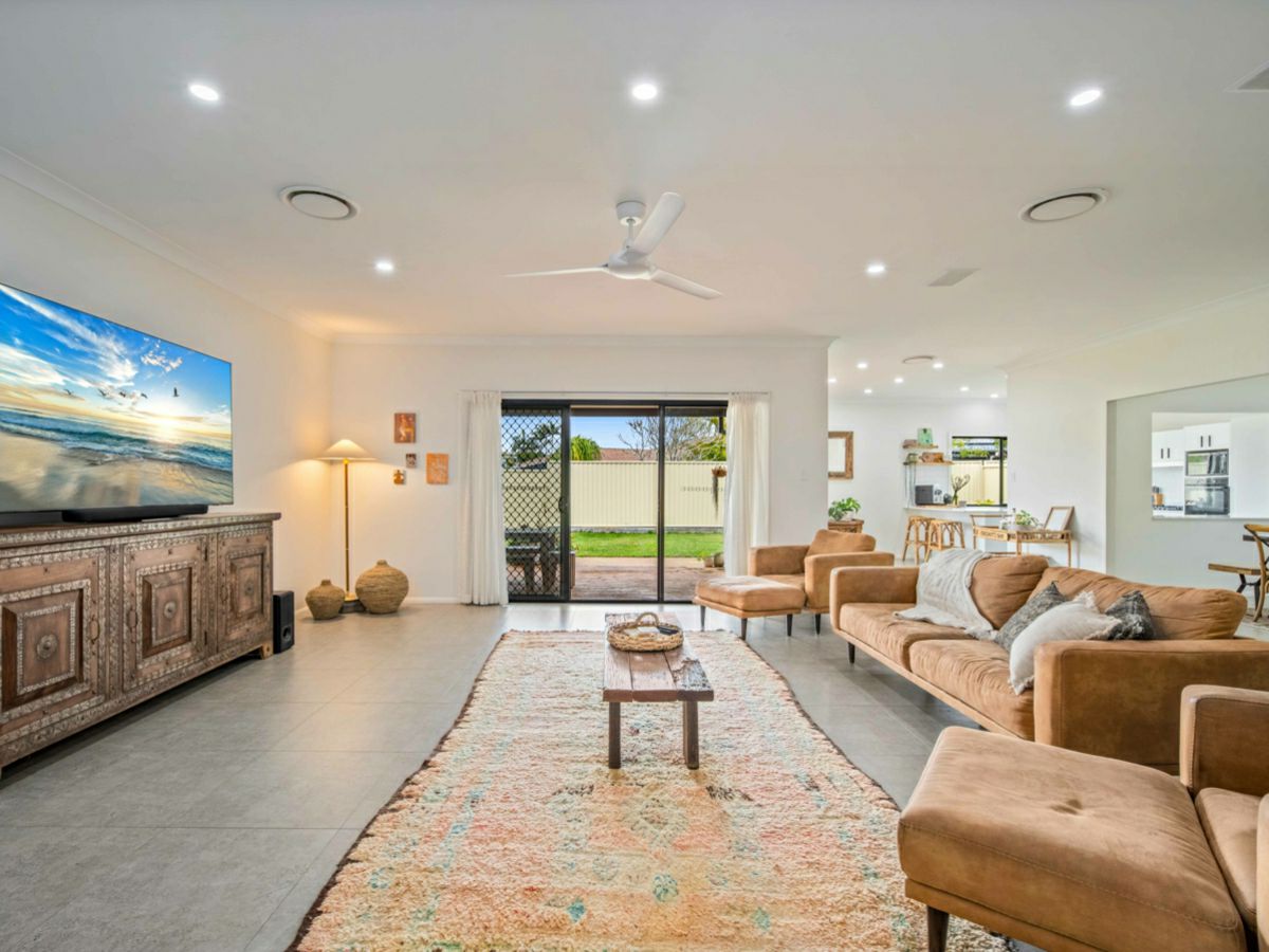 62 Avondale Drive, Banora Point - image 2