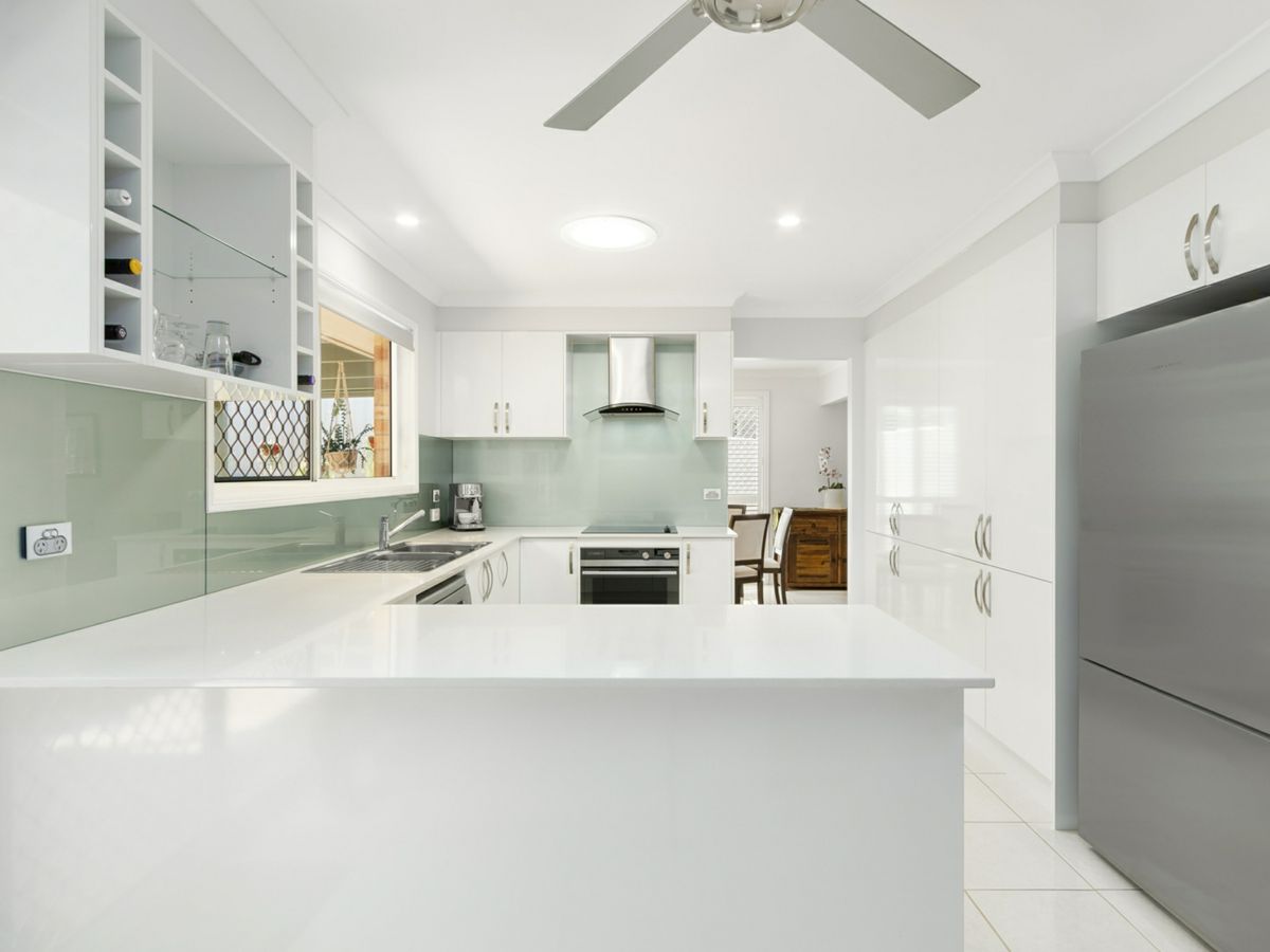 16 Shamrock Avenue, Banora Point - image 3