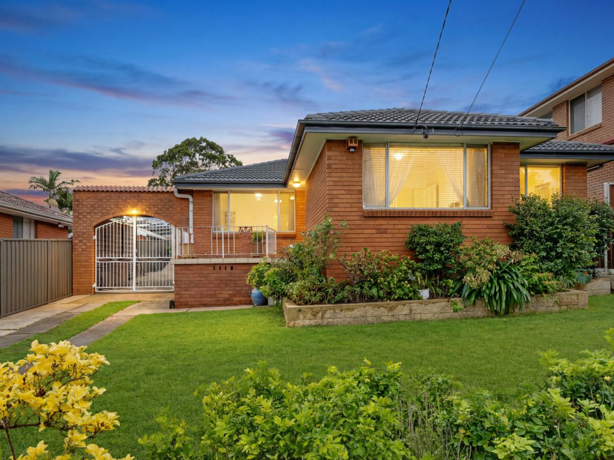 121 Mississippi Road, Seven Hills - image 1