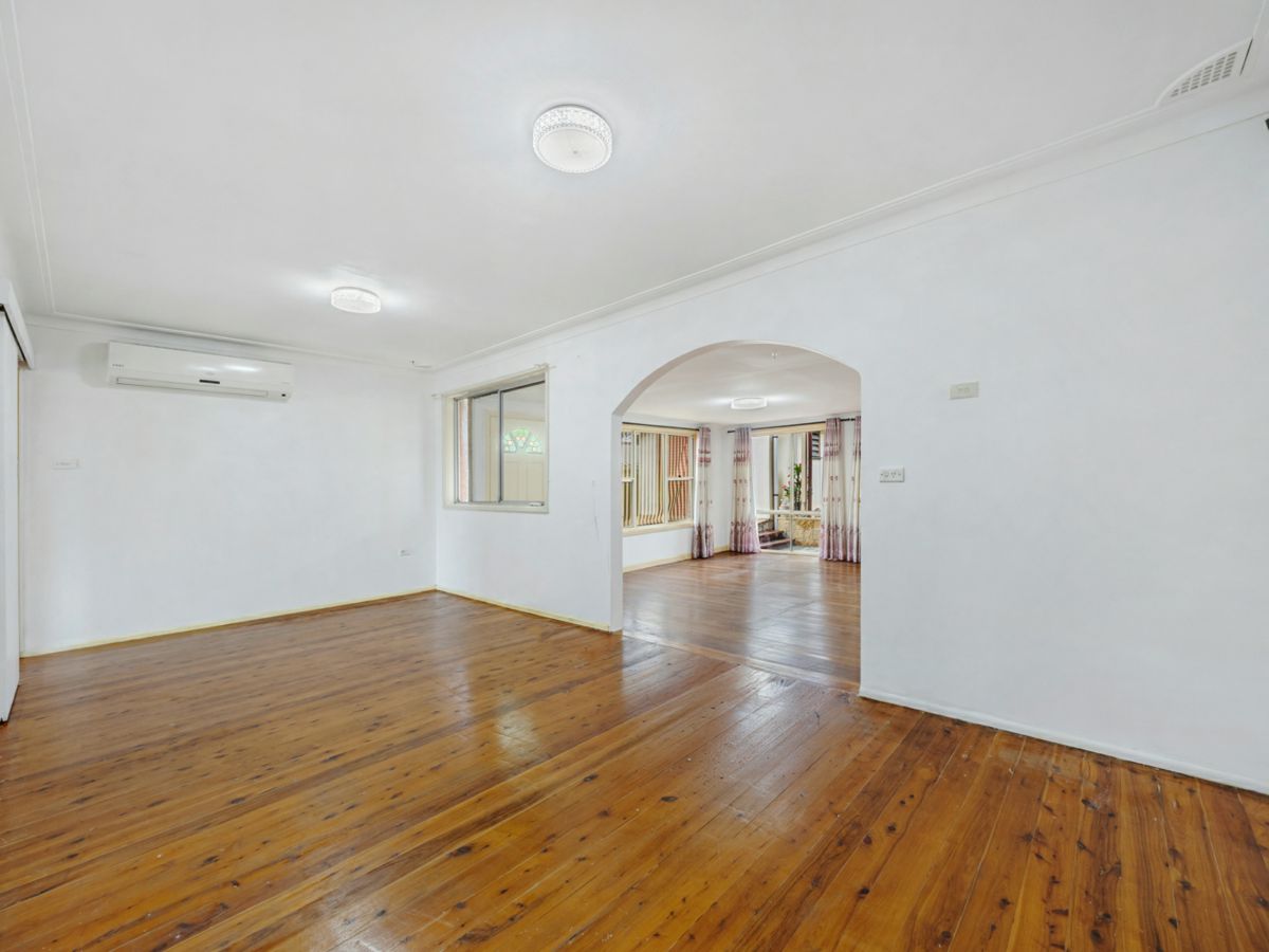 121 Mississippi Road, Seven Hills - image 3