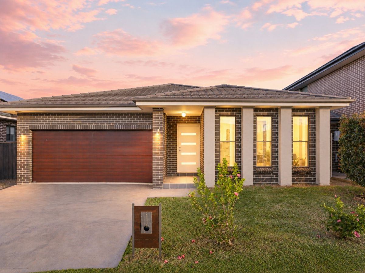 81 Mosaic Avenue, The Ponds - image 1