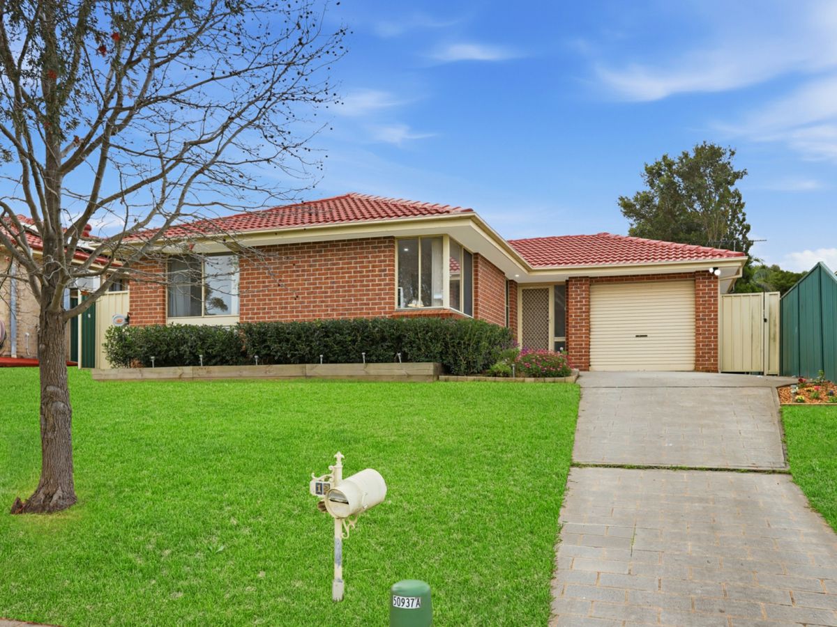 12 Armitage Drive, Glendenning - image 1