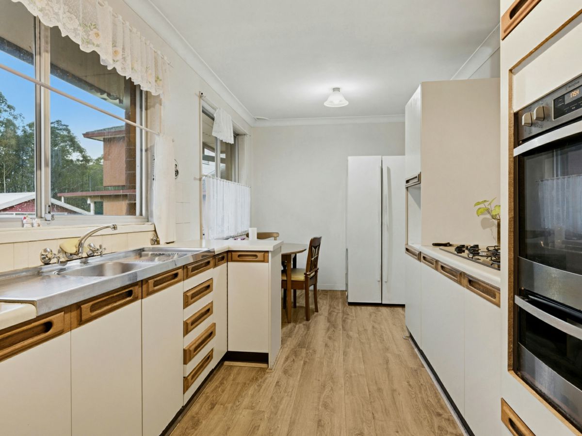 37 Michigan Road, Seven Hills - image 3