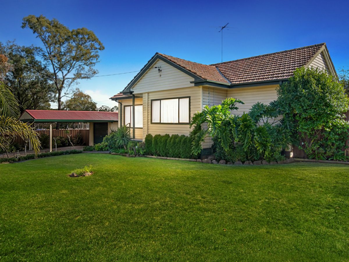 15 Kareela Street, Doonside - image 1