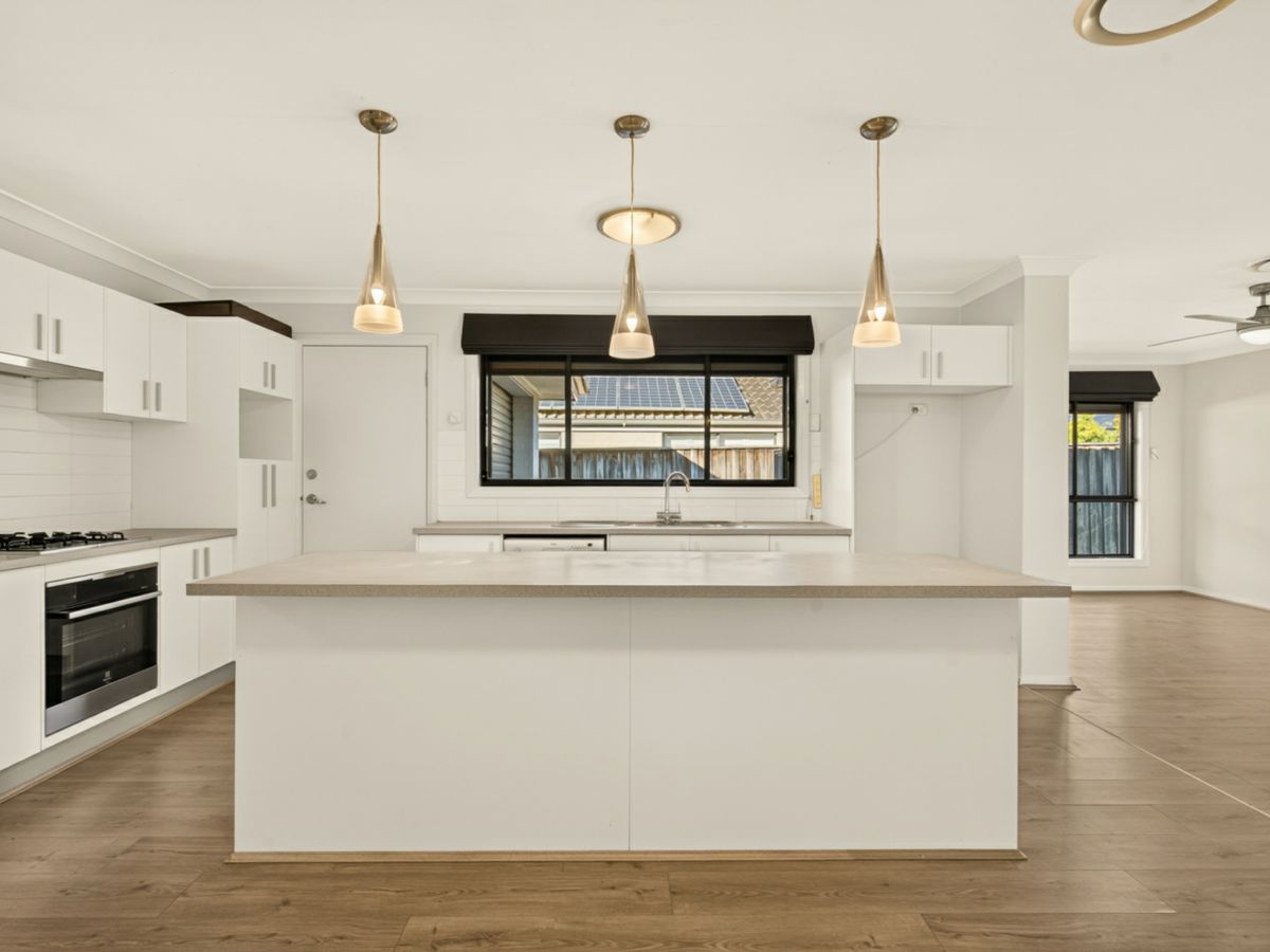 84 Lilydale Drive, Woodcroft - image 3