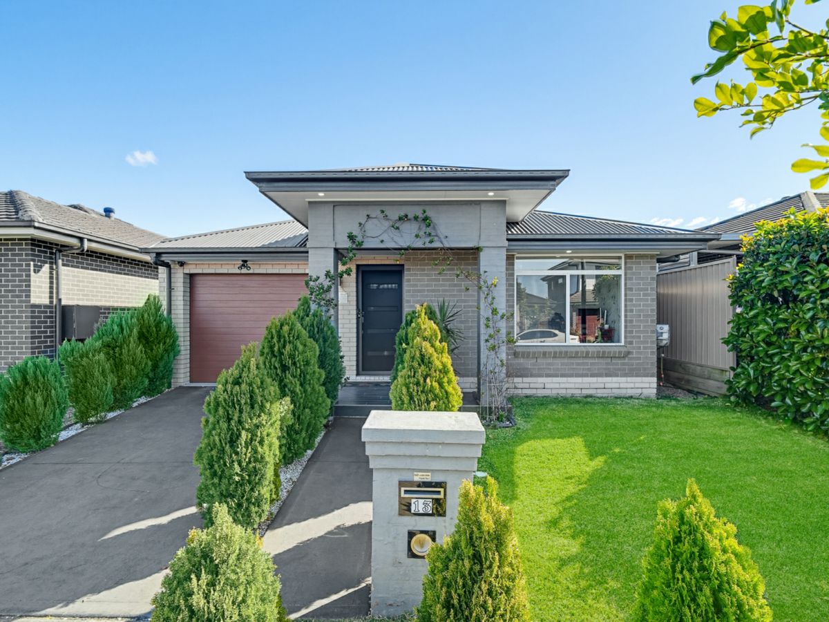 13 Bowral Grove, Jordan Springs - image 1