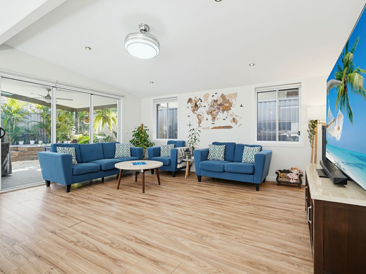 13 Bowral Grove, Jordan Springs - image 2