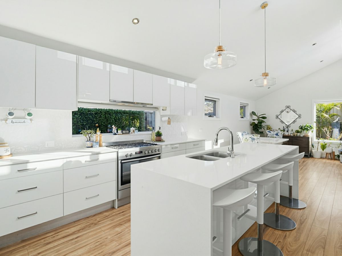 13 Bowral Grove, Jordan Springs - image 3