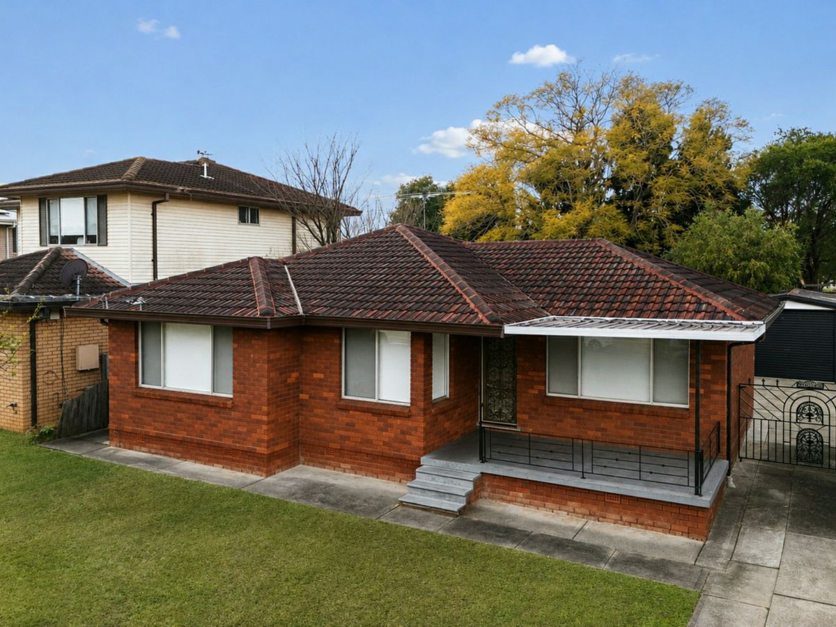 57 Superior Avenue, Seven Hills - image 1