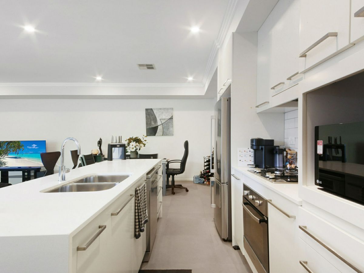 26/9 Windermere Avenue, Northmead - image 2