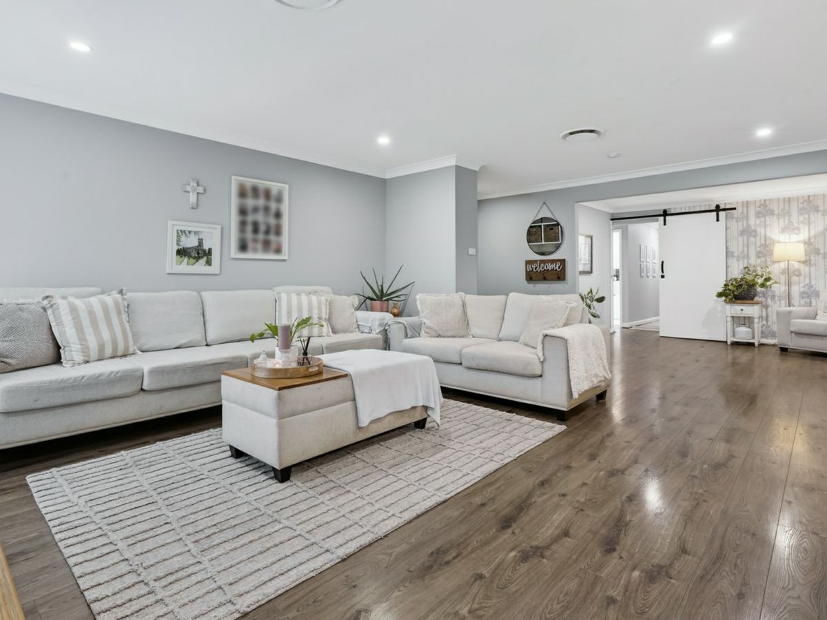27 James Cook Drive, Kings Langley - image 3