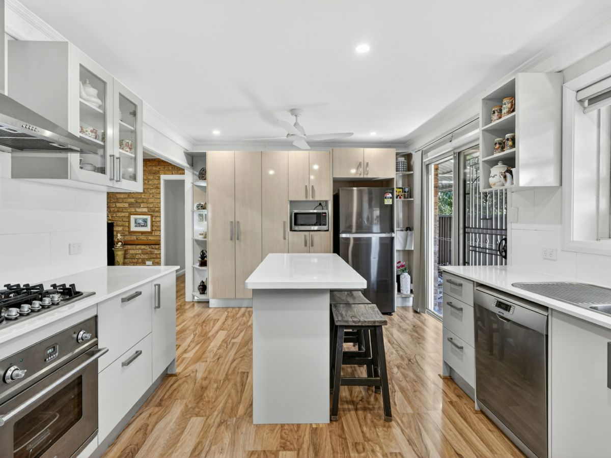 83 Joseph Banks Drive, Kings Langley - image 3