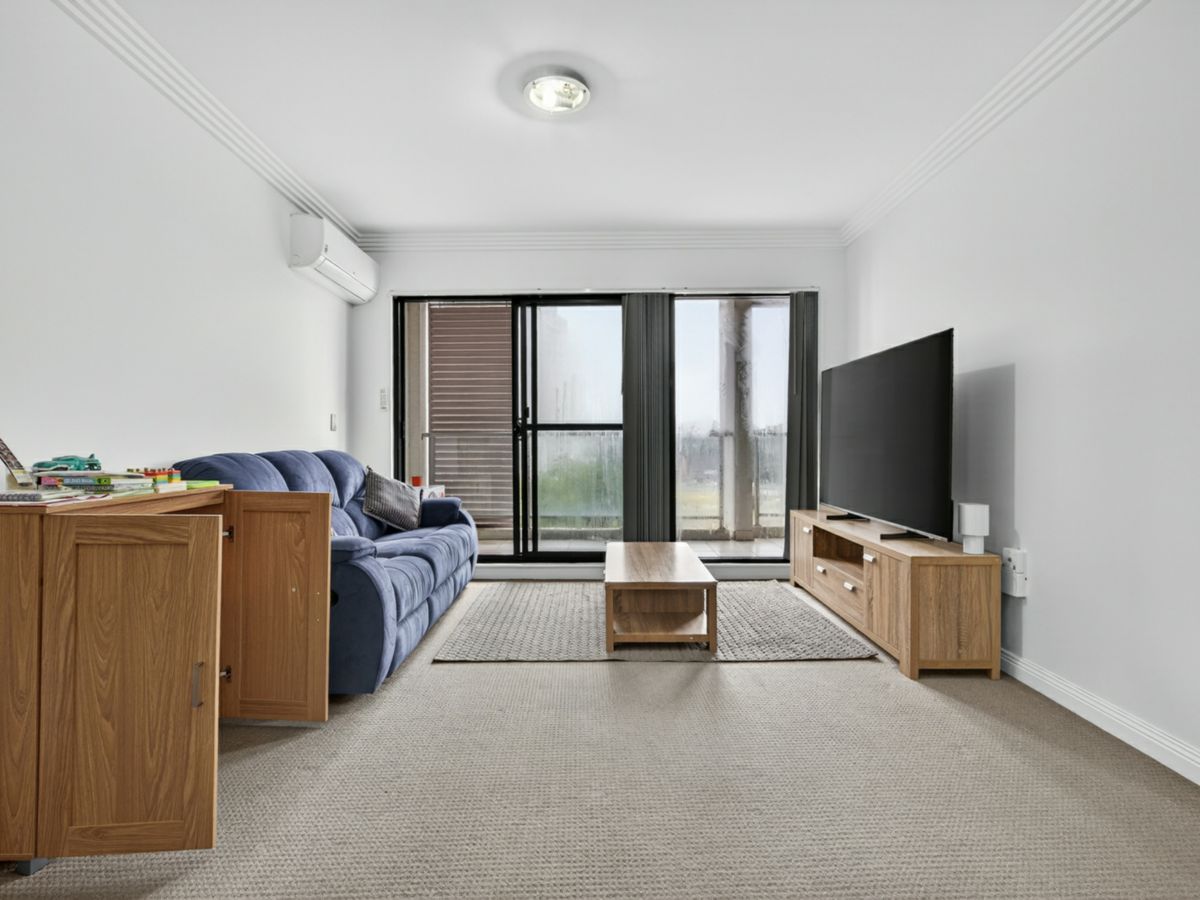 505/31 Hassall Street, Parramatta - image 1
