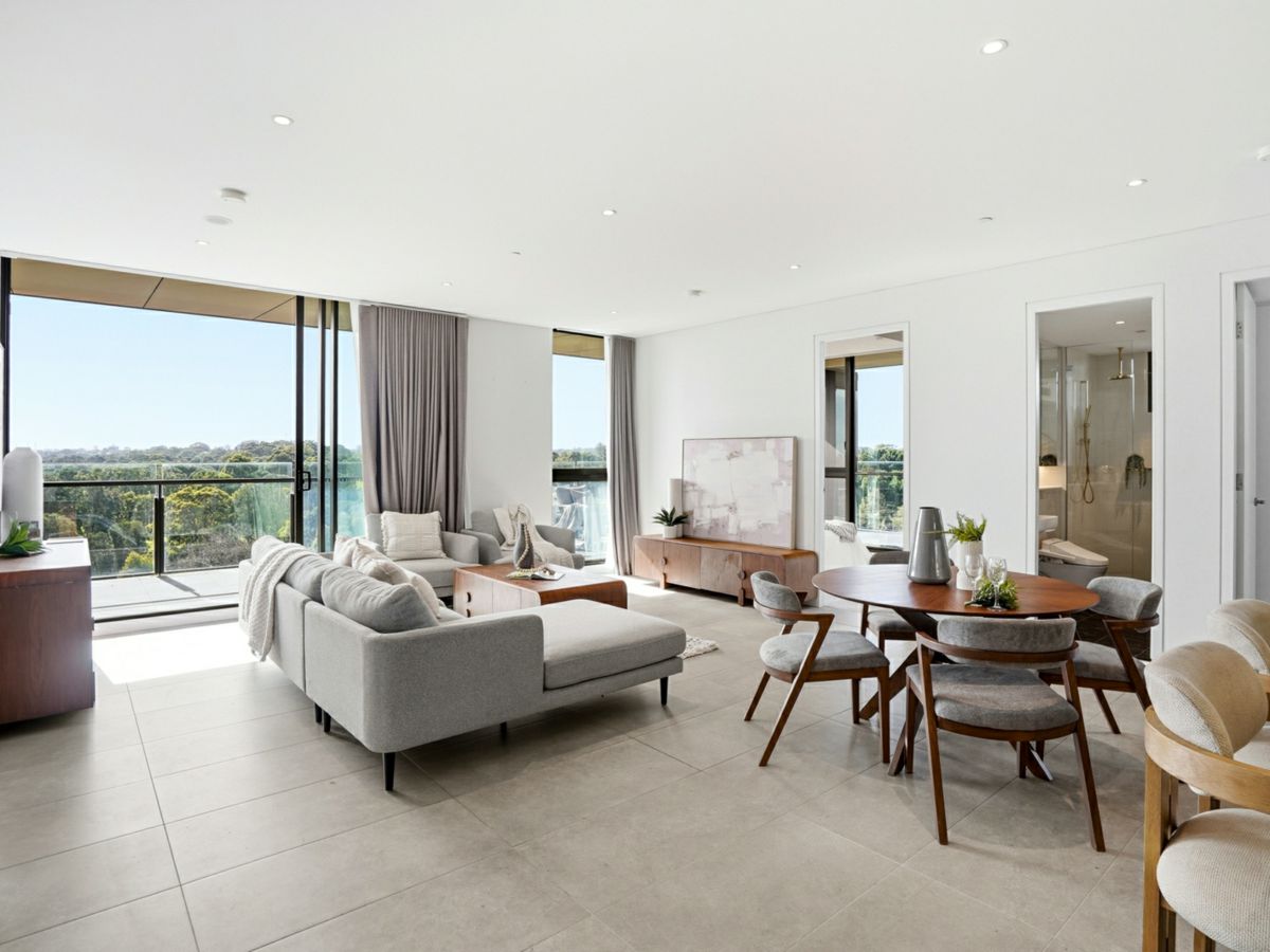 702/16A Evans Avenue, Eastlakes - image 2