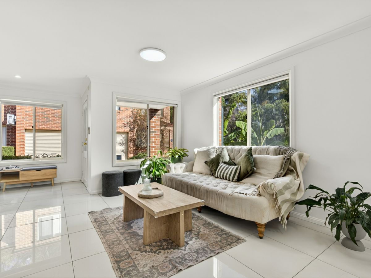 4/14 Gilba Road, Pendle Hill - image 2