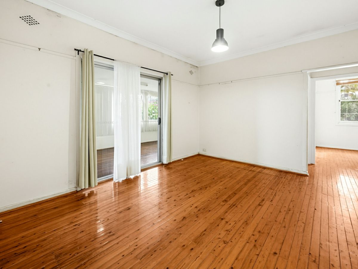 29 Simpson Street, Dundas Valley - image 2