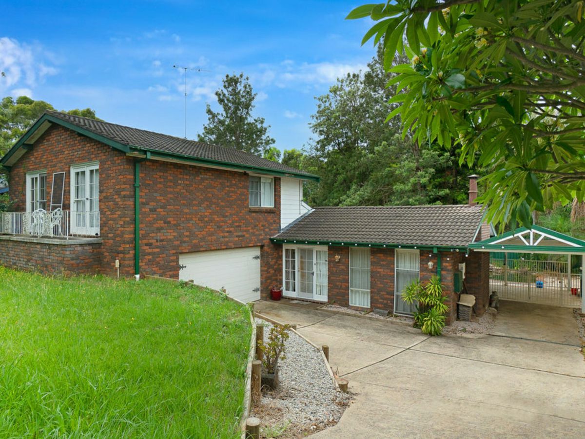 47 Plymouth Crescent, Kings Langley - image 1