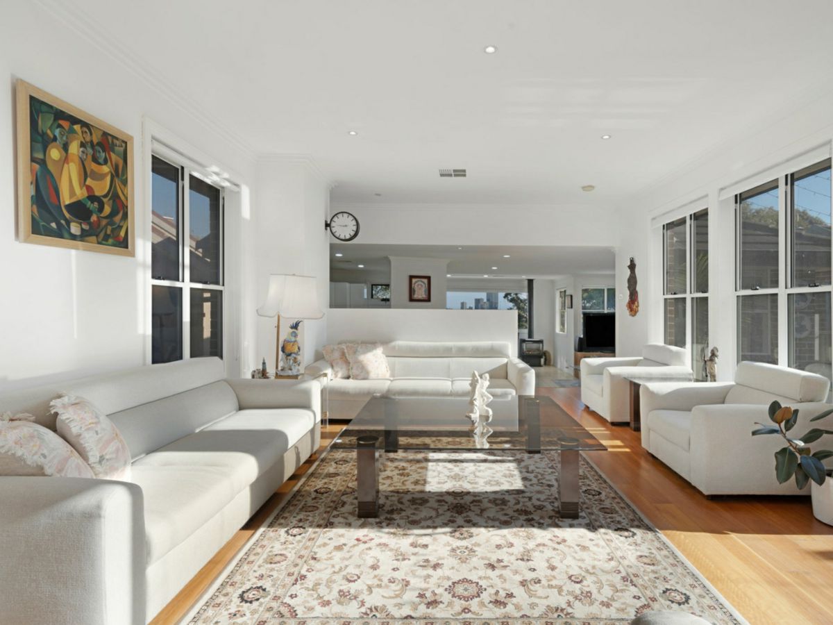 34 Hunterford Crescent, Oatlands - image 1