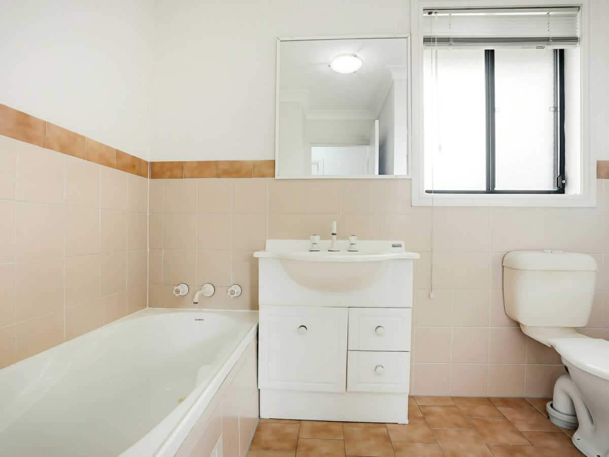 9/12 Caloola Road, Constitution Hill - image 2