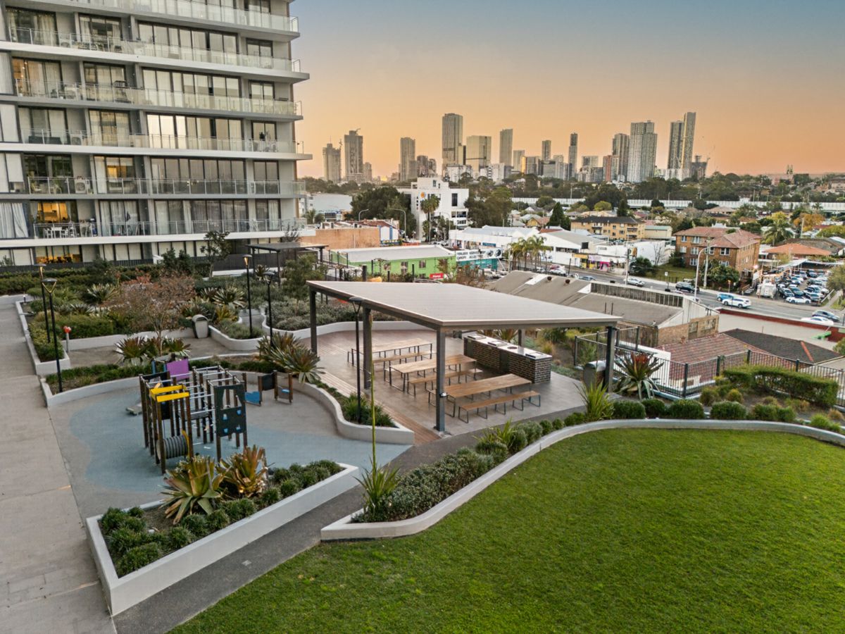 1302/28 Cowper Street, Granville - image 3