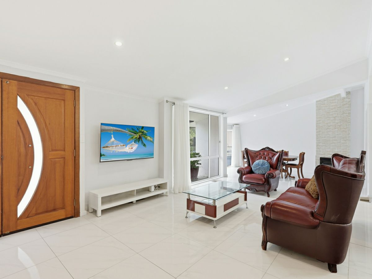 71 Edison Parade, Winston Hills - image 2