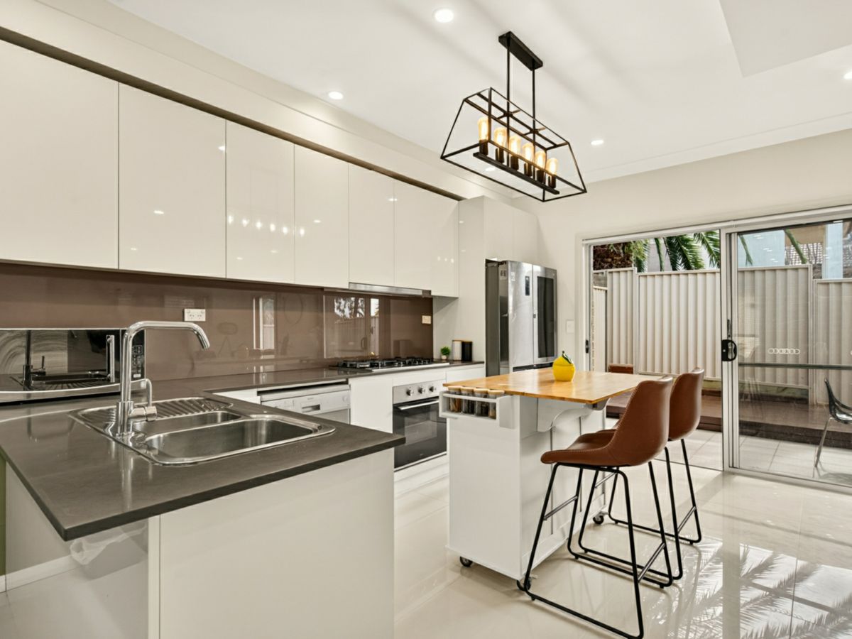 10/11 Carinya Road, Girraween - image 3