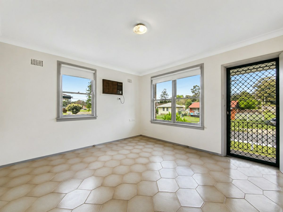8 Mawson Road, Tregear - image 3