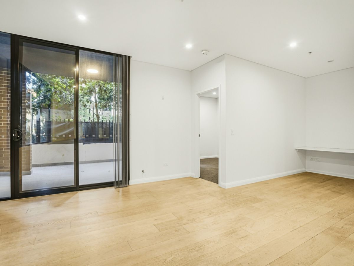 13G/5 Maple Tree Road, Westmead - image 1