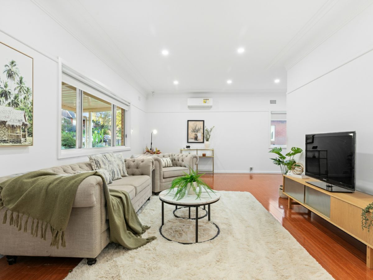 14 Maunder Avenue, Girraween - image 2