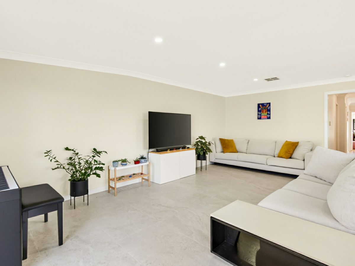 61 Caroline Chisholm Drive, Winston Hills - image 2