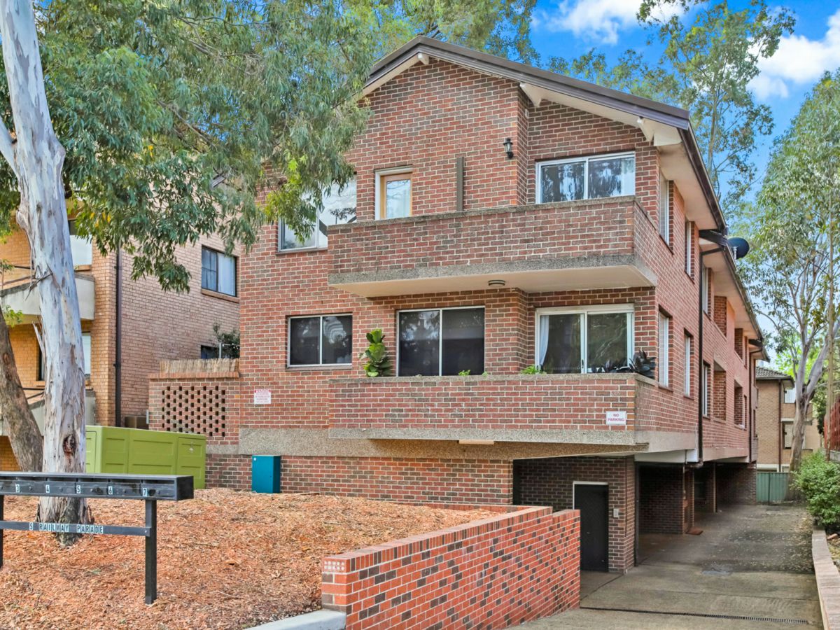 1/5 Railway Parade, Westmead - image 1