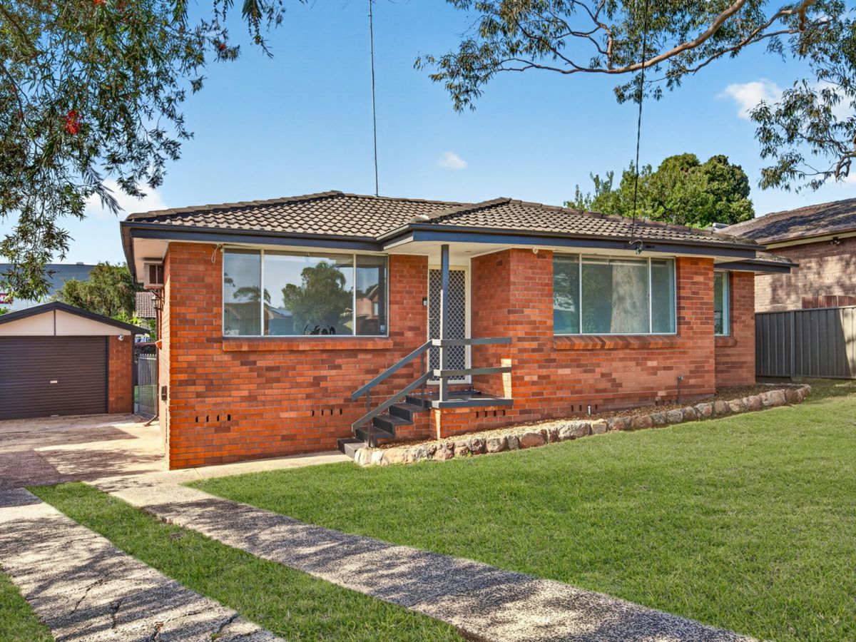 30 Madonna Street, Winston Hills - image 1