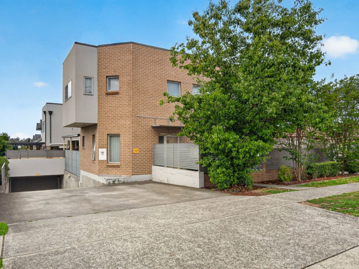 3/17 Carinya Road, Girraween - image 1