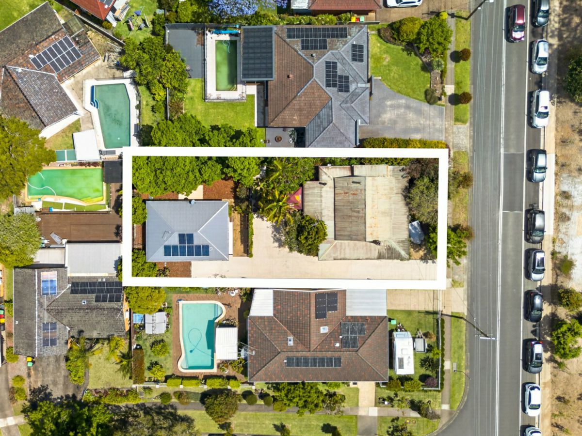 134 & 134A Junction Road, Winston Hills - image 1