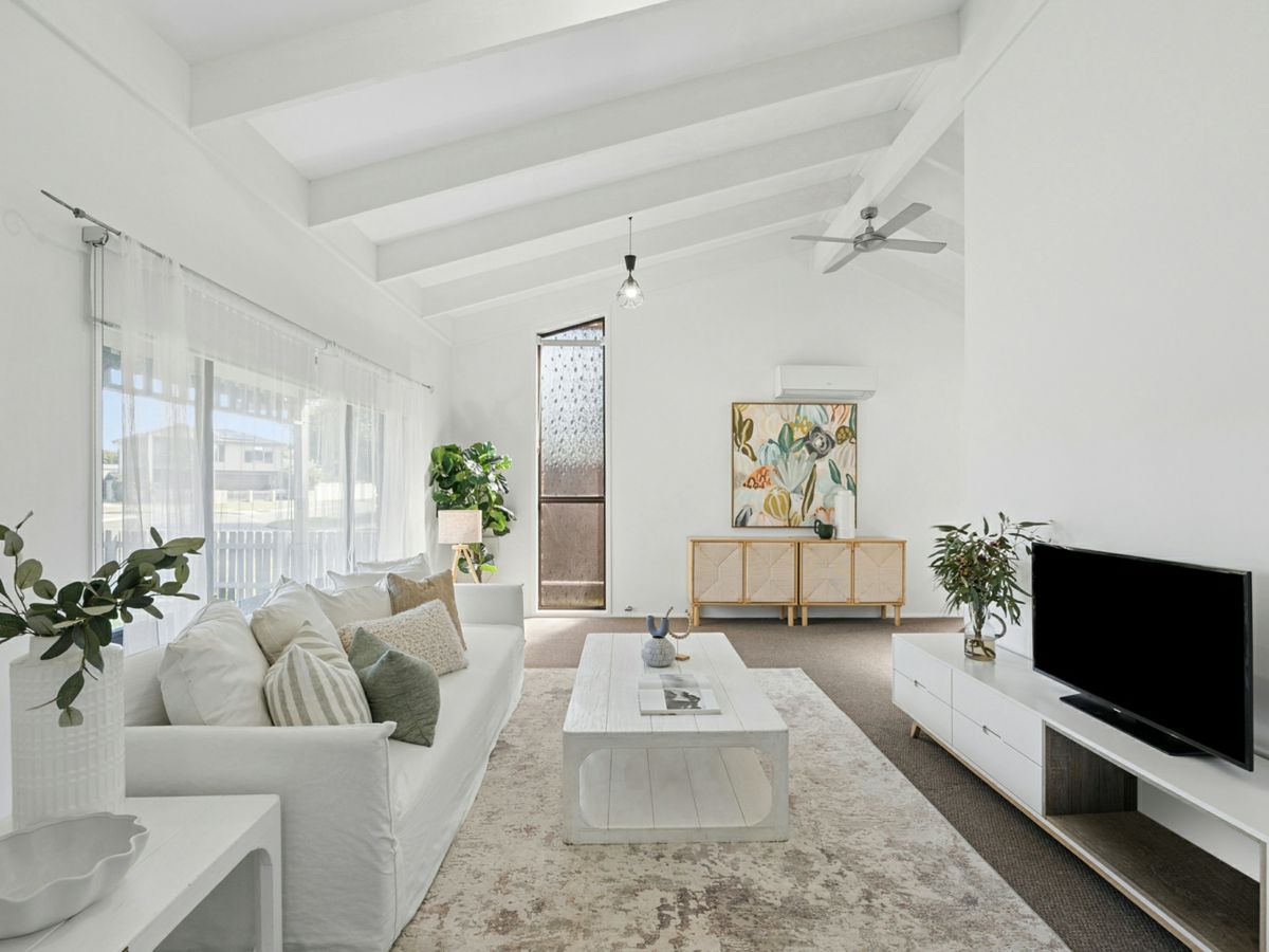 47 Kerry Crescent, Berkeley Vale - image 1