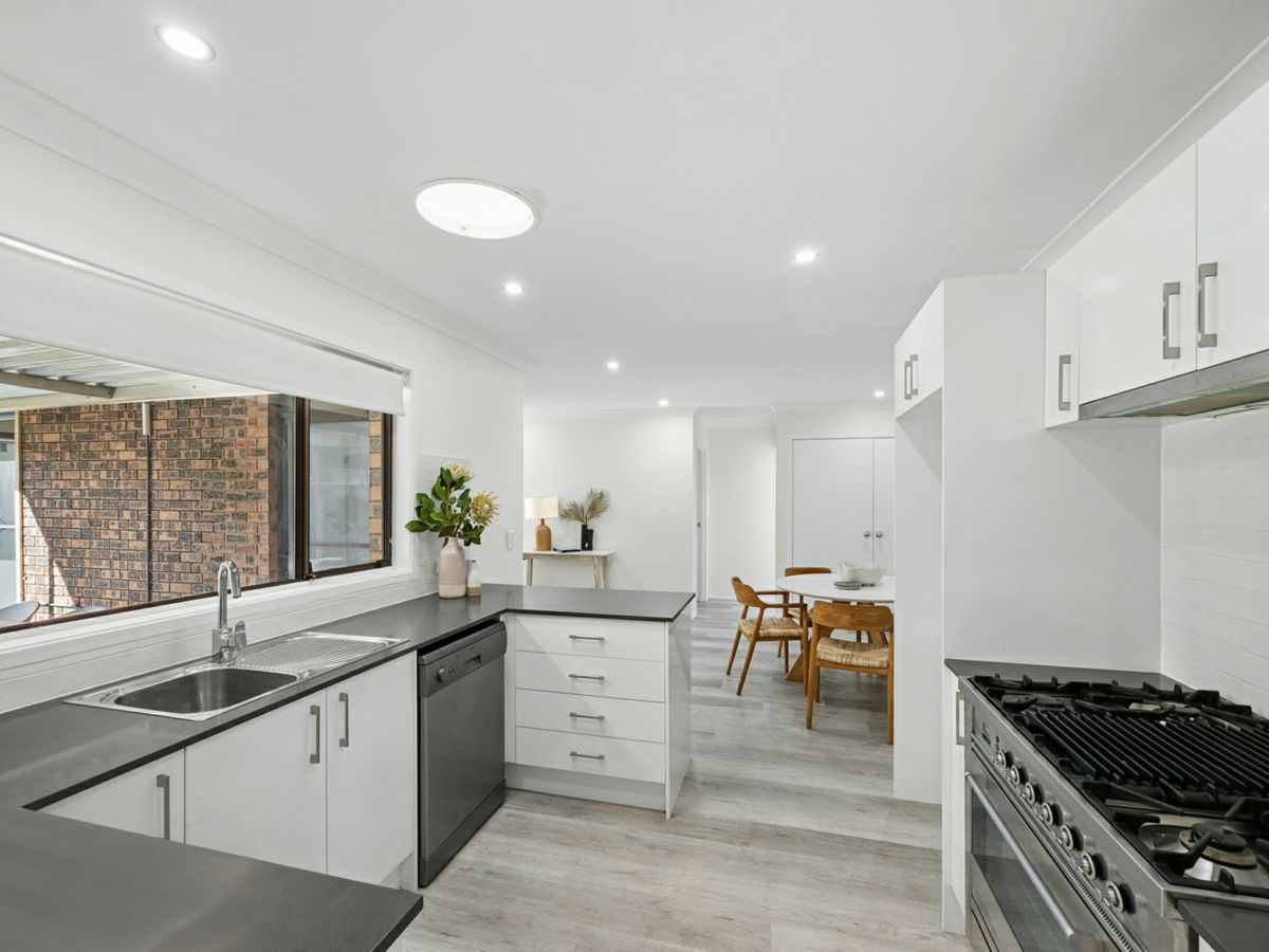 47 Kerry Crescent, Berkeley Vale - image 3