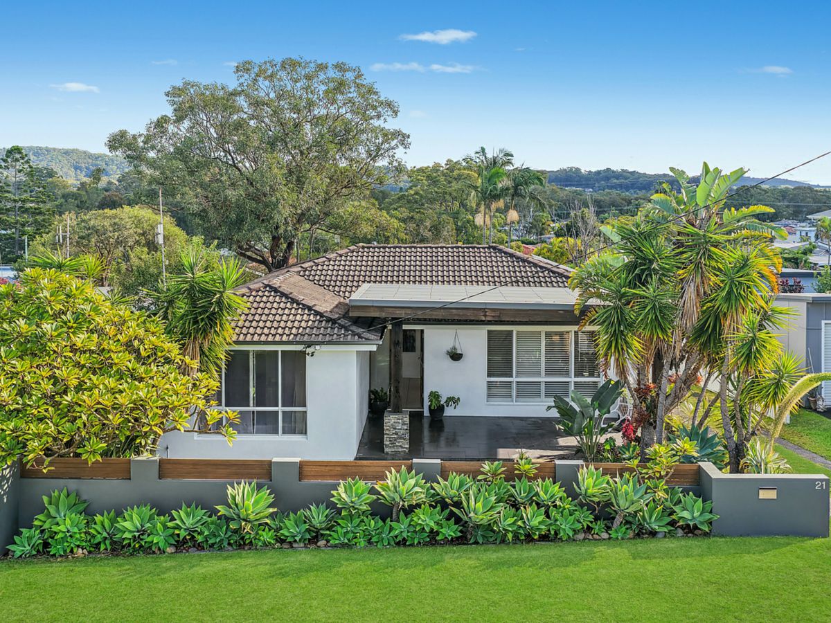 21 George Hely Crescent, Killarney Vale - image 1