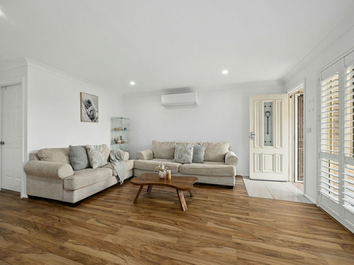 2 Madison Place, Berkeley Vale - image 2