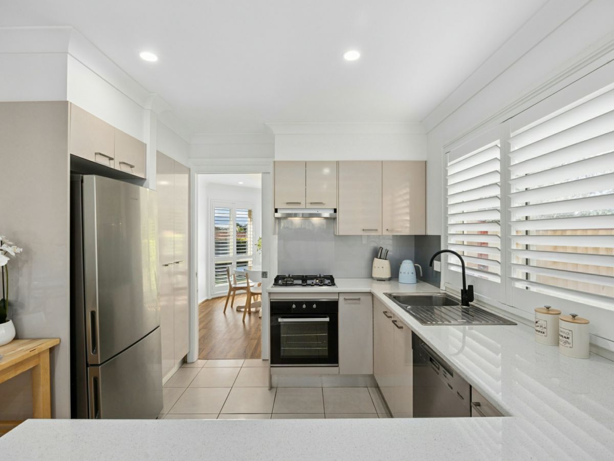 2 Madison Place, Berkeley Vale - image 3