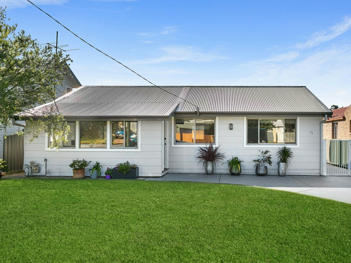 20 Elewa Avenue, Bateau Bay - image 1